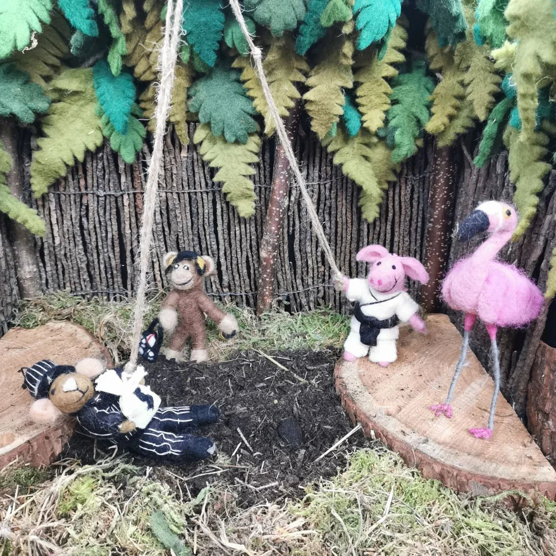 boule de noel en feutrine frankie le flamant rose felt so good