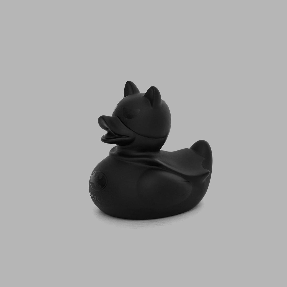 Blvck Paris - canard Batman et objets noirs