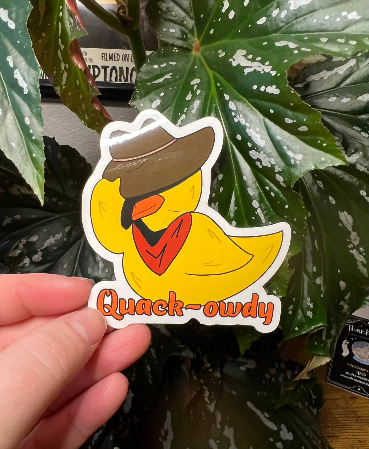 牛仔鸭贴纸“Quack-owdy”