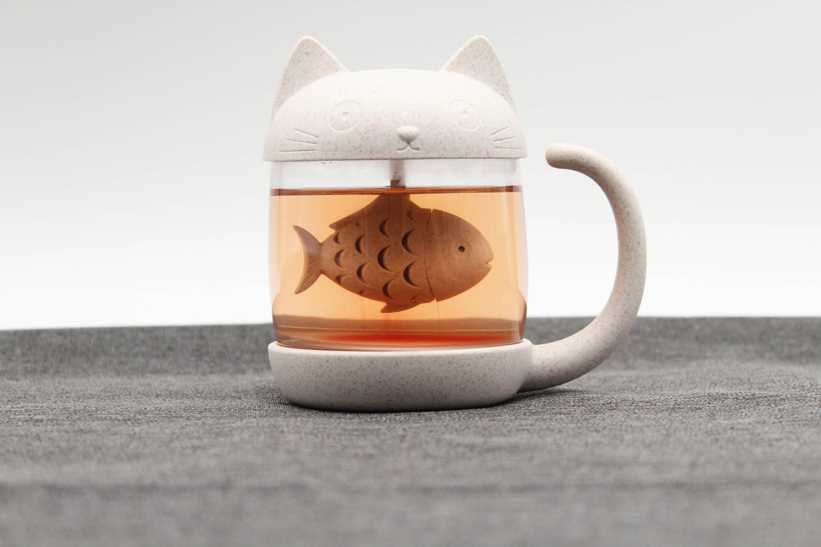 Katzen-Teetasse mit Fisch-Tee-Ei