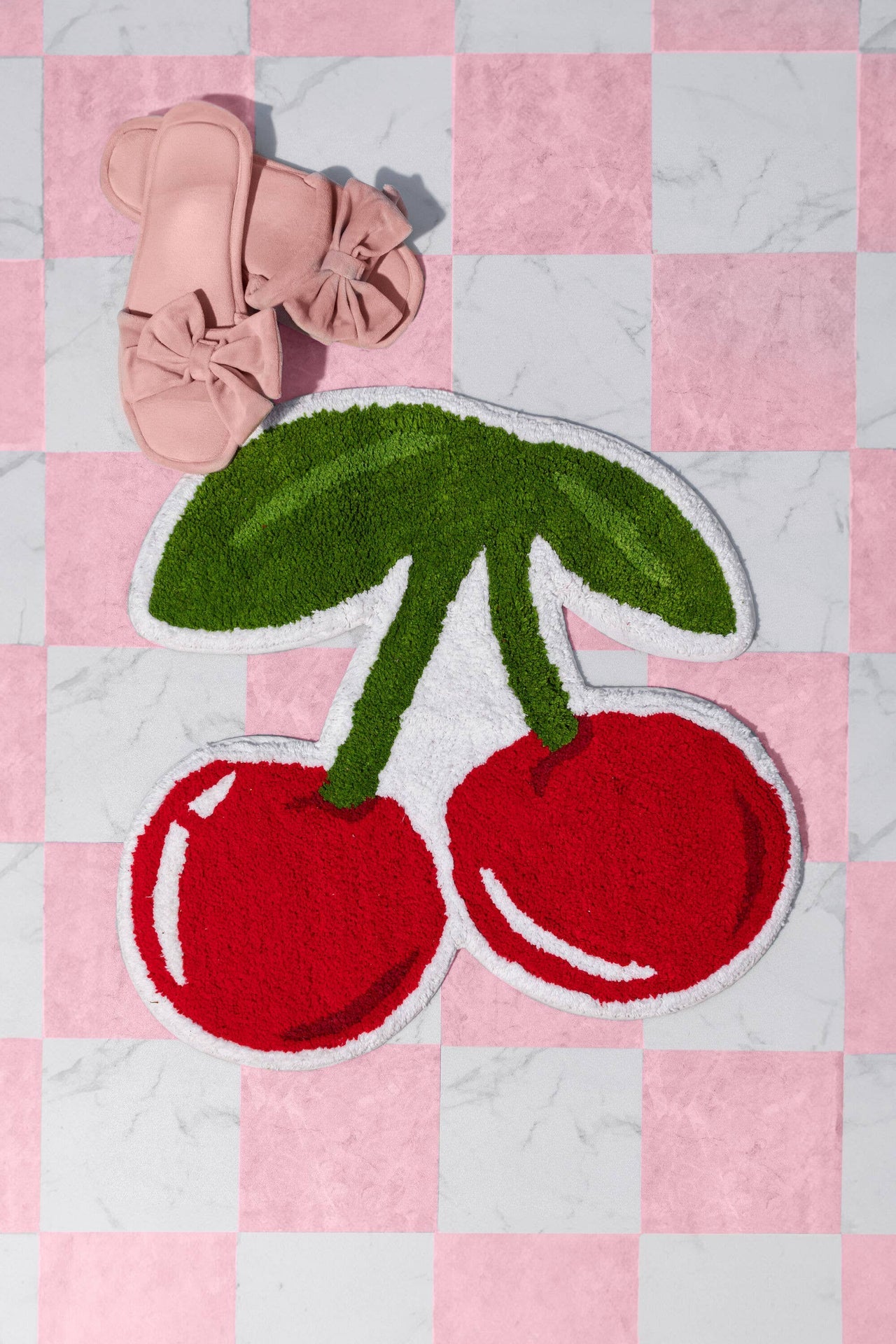 Tapis de bain tufté cerise