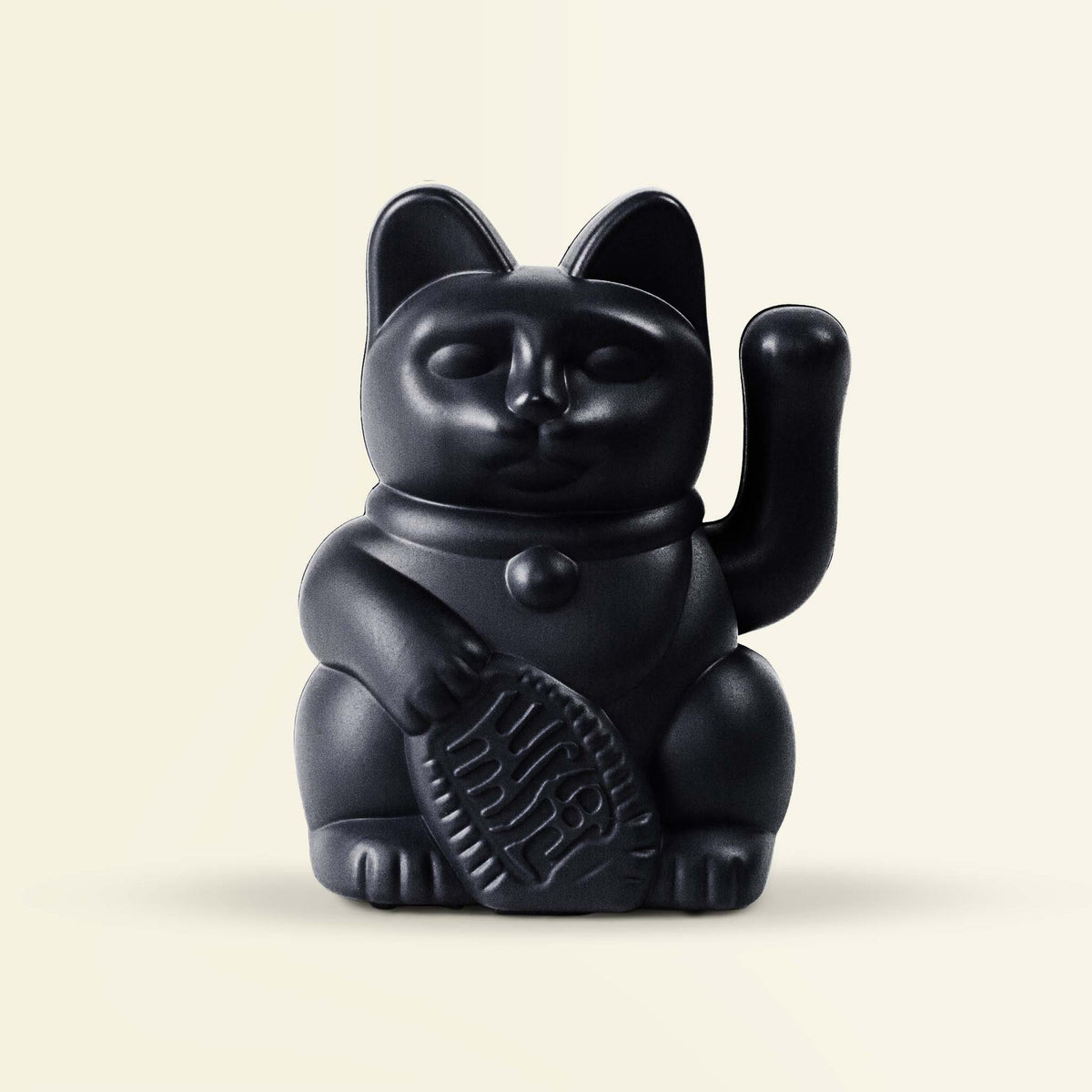 Vue complémentaire : Mini Chat Chanceux Solaire Noir “Sumi” – Donkey Products