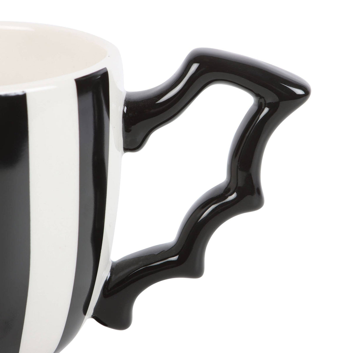 Gothic Bat Wing Mug – 490 ml