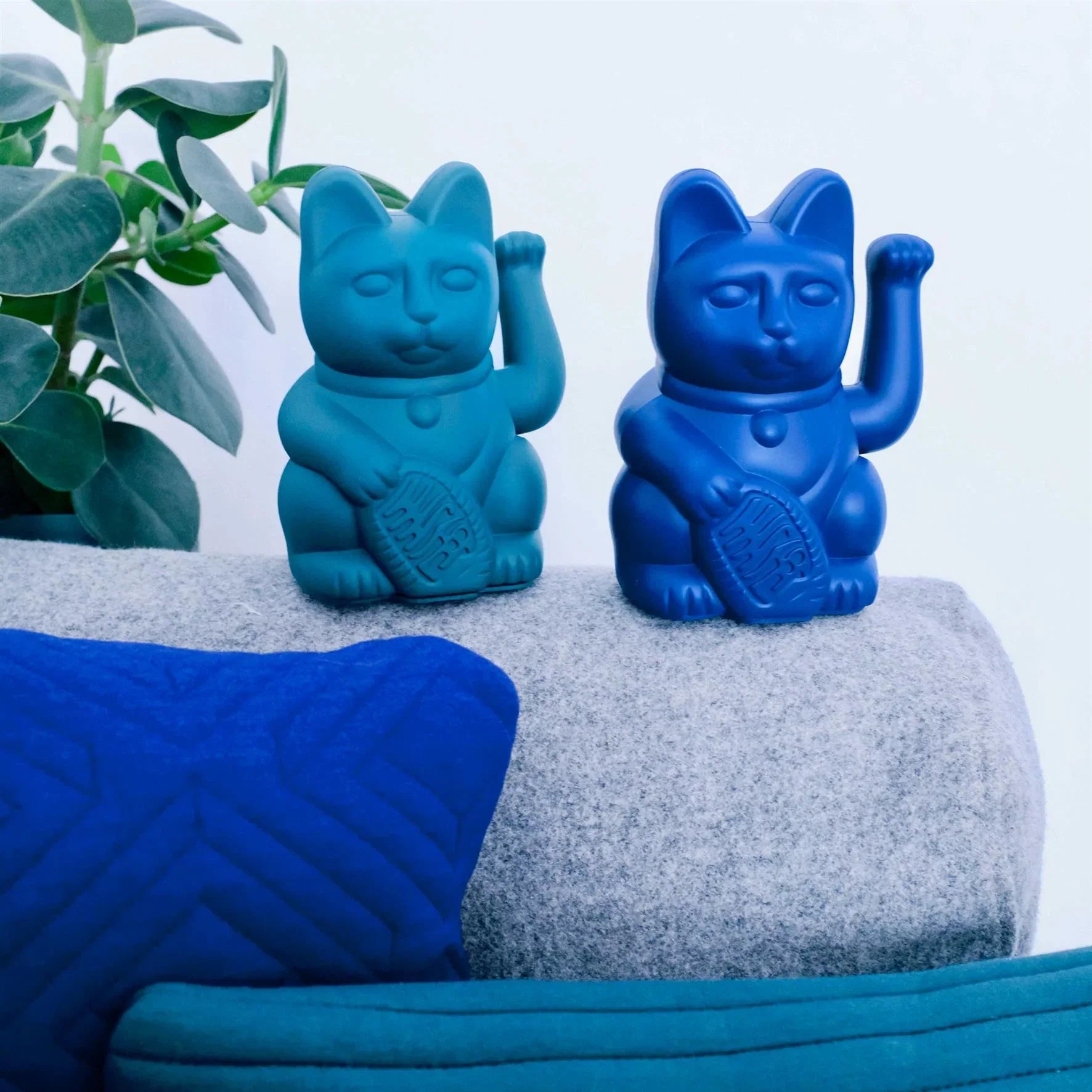 Chat Chanceux Bleu Foncé