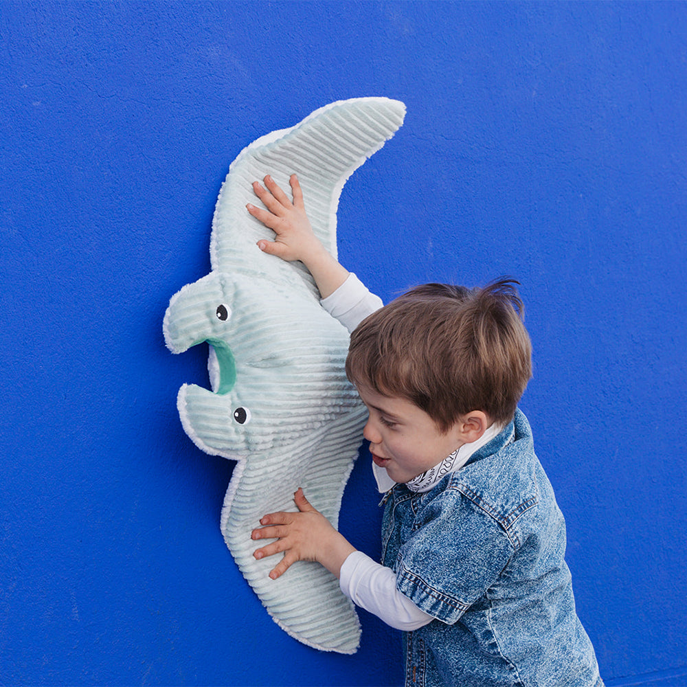 Peluche raie manta Mantalou maman et son bébé menthe – Les Ptipotos – vue 2