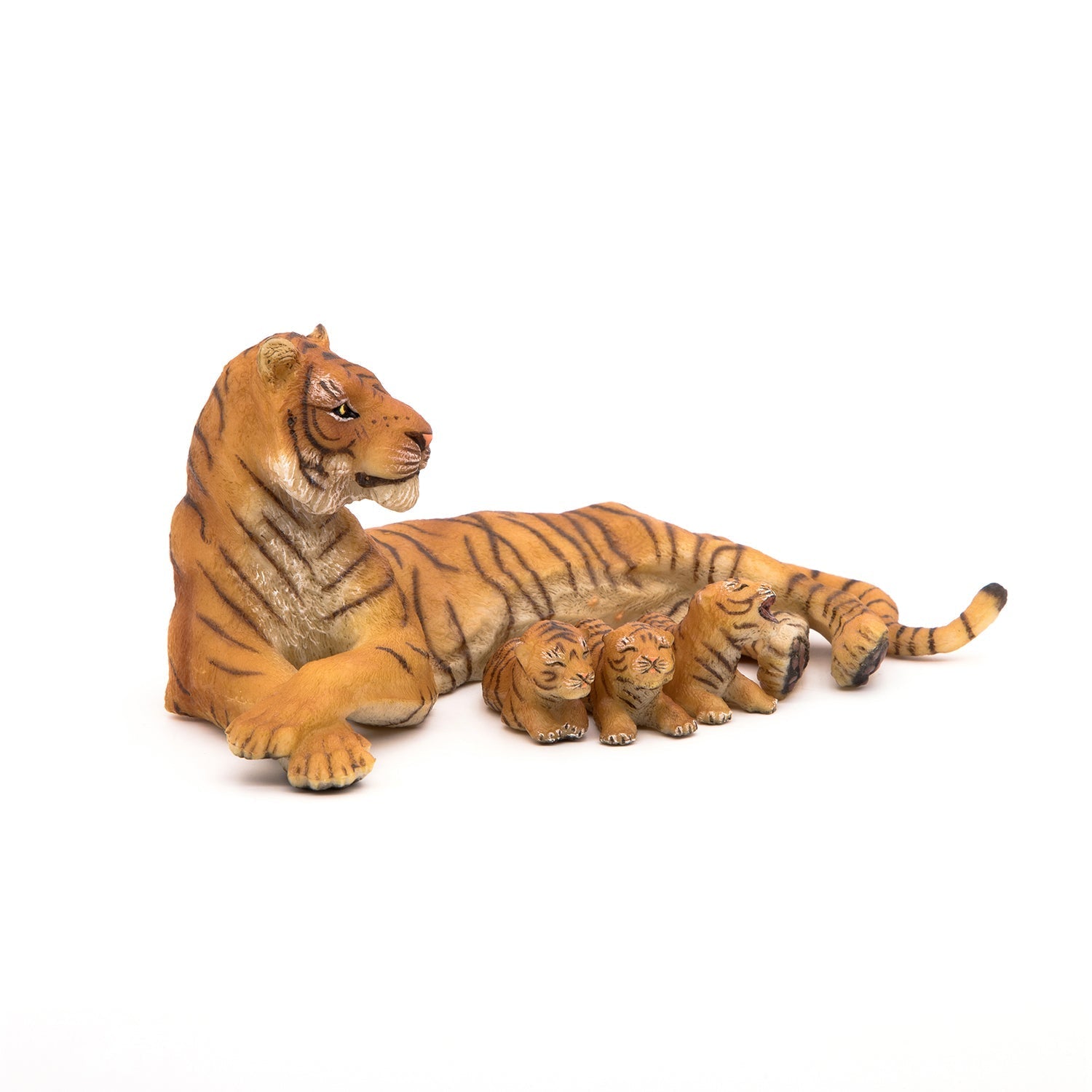 Figurine Tigresse couchée allaitant Papo - animal sauvage