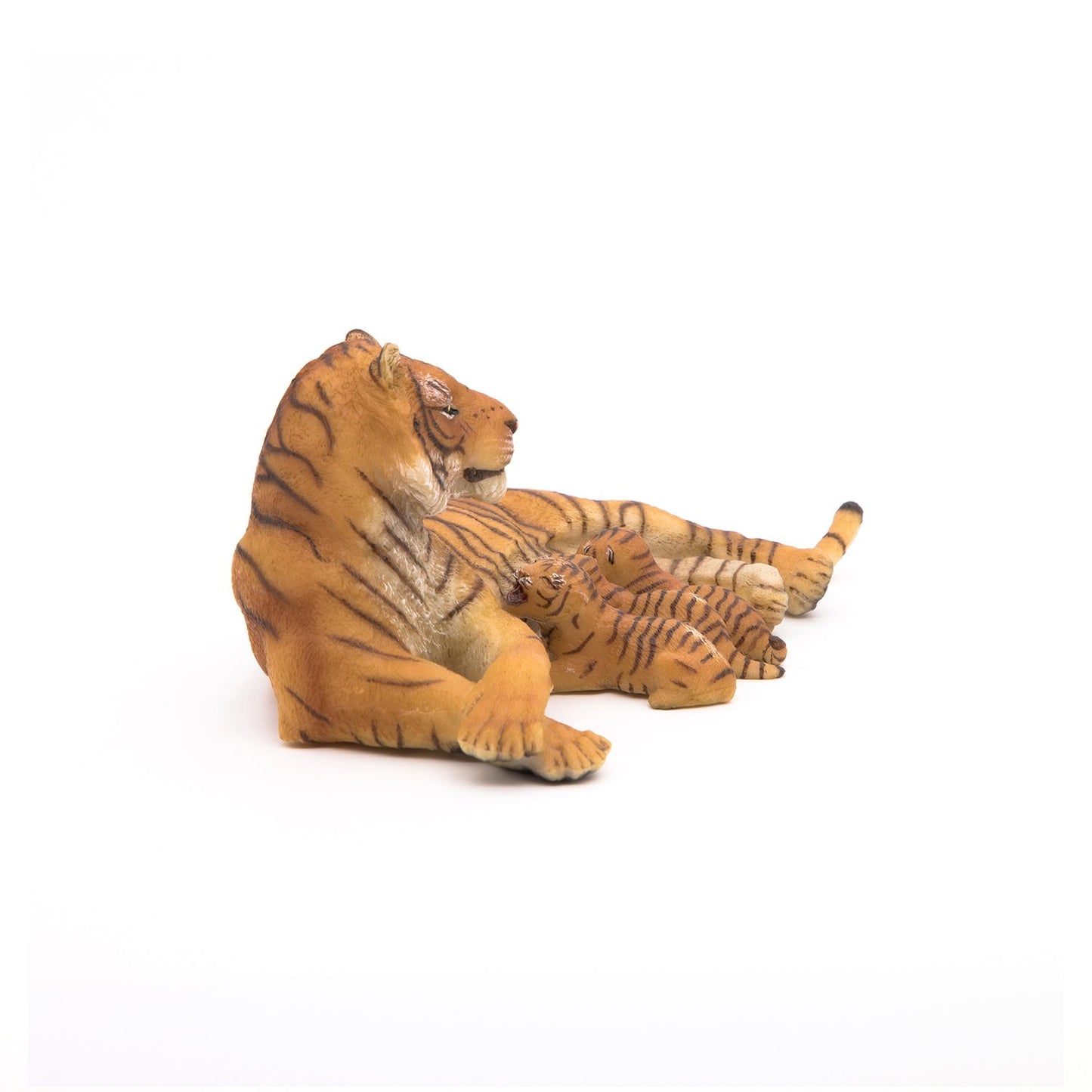 Figurine Tigresse couchée allaitant Papo - animal sauvage