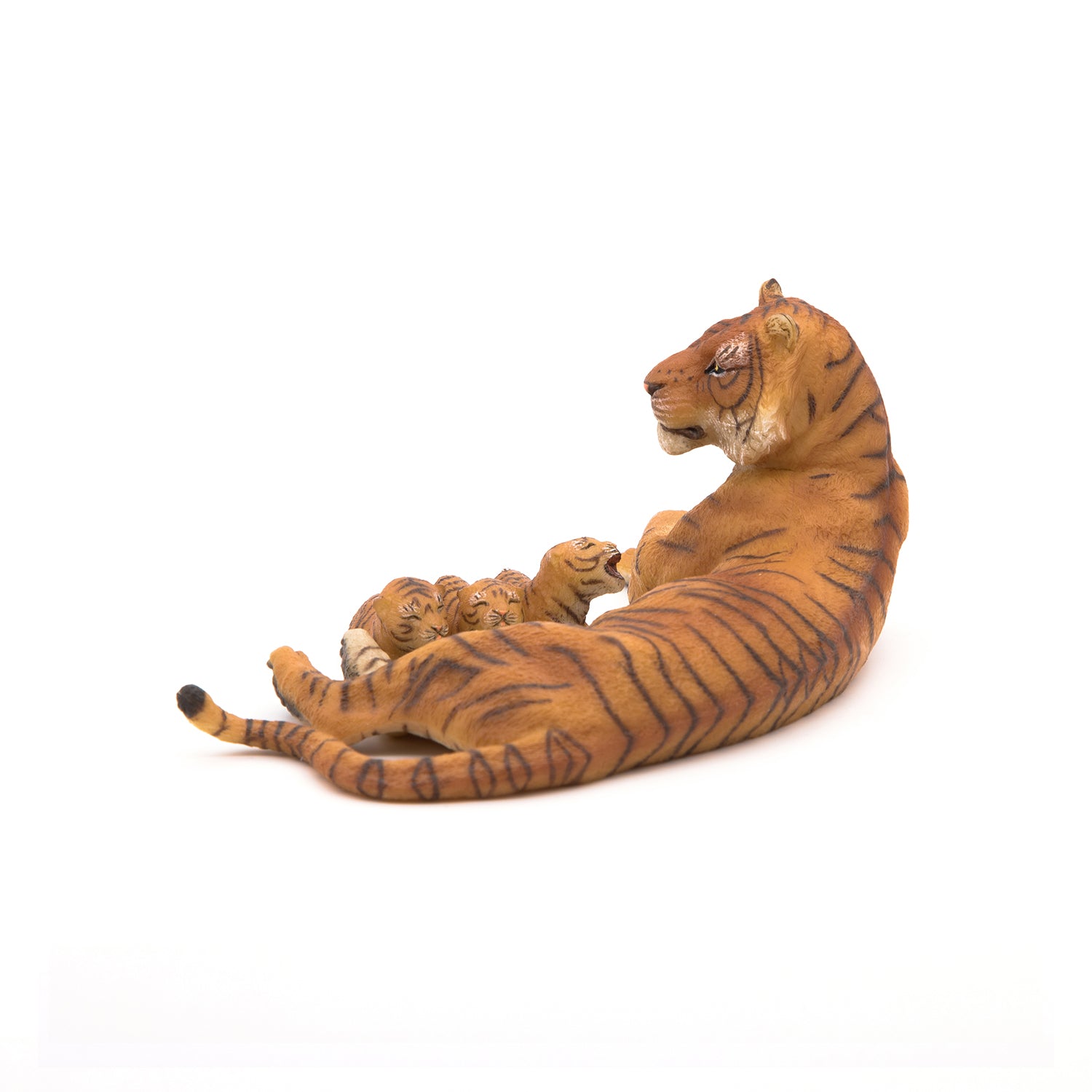 Figurine Tigresse couchée allaitant Papo - animal sauvage