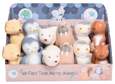 Tikiri: MON PREMIER ANIMAL ARCTIQUE / ASSORTIMENT 8-11cm, en caoutchouc naturel, avec grelot, 6 modèles ass., en présentoir, 0+