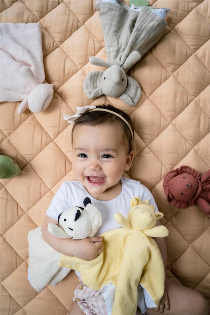 doudou elephant avec support de dentition tikiri 