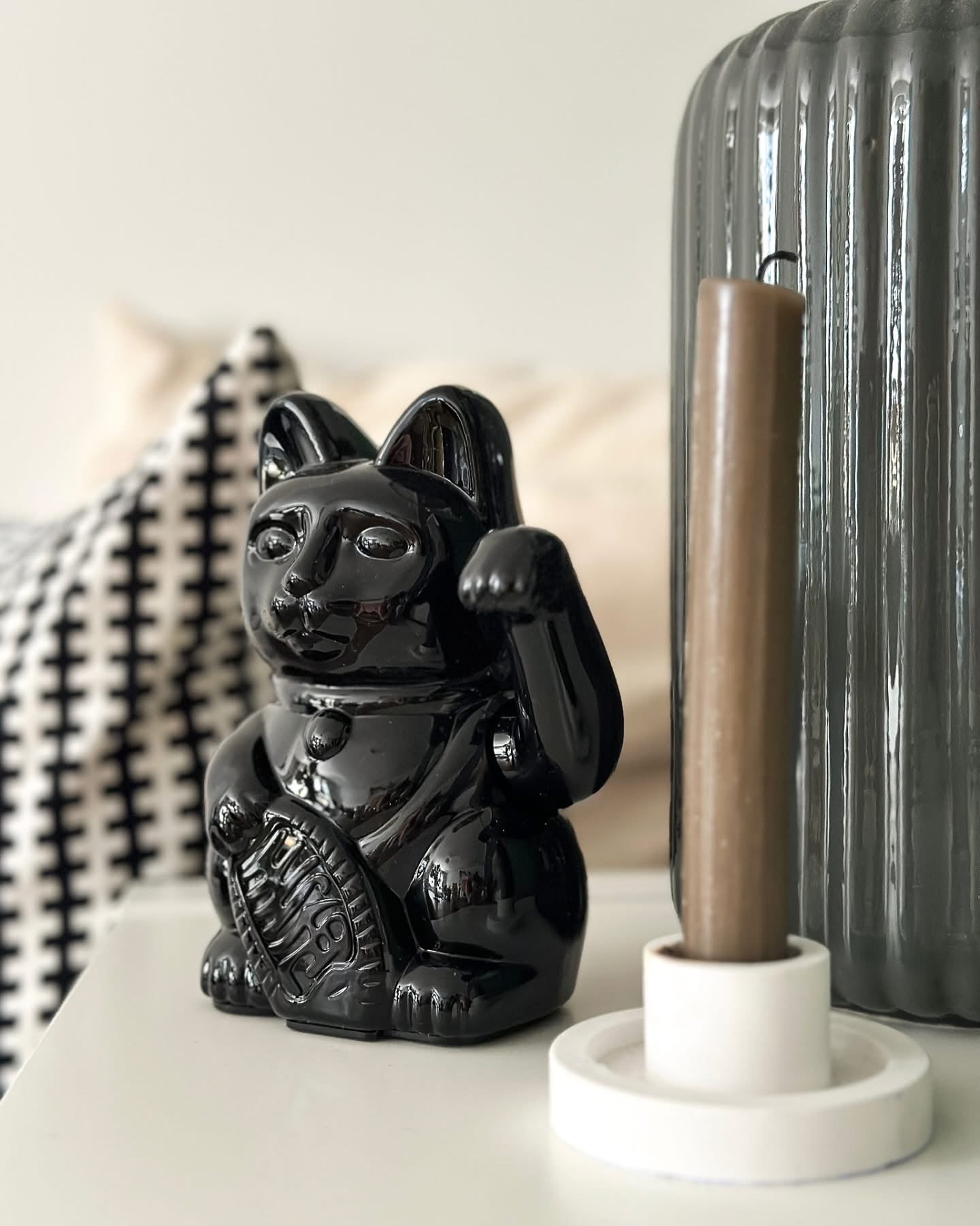 Lesklá černá Lucky Cat