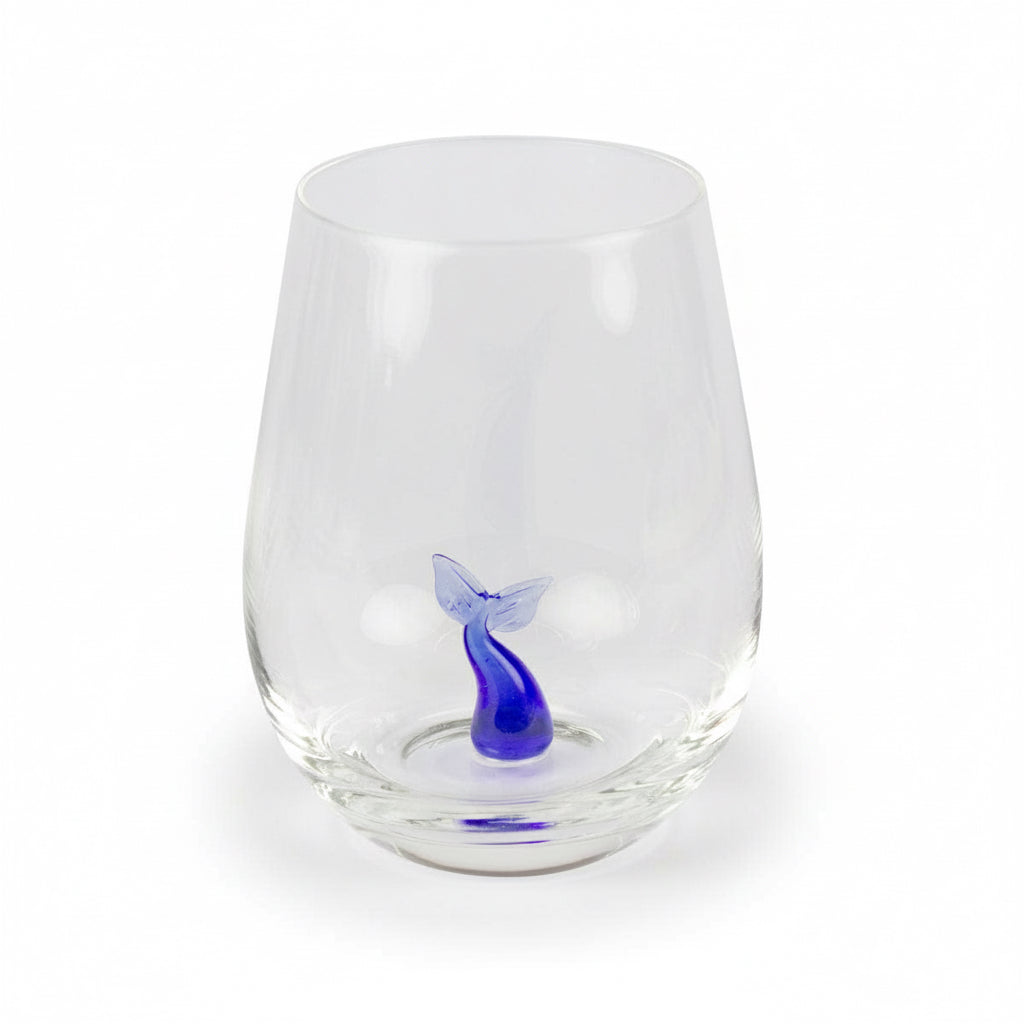Verre à boire avec petite queue de baleine en verre
