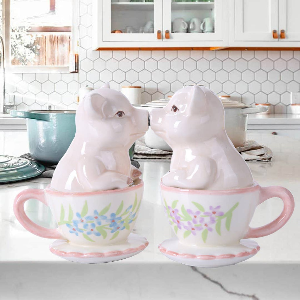 Salière et poivrière Cochons dans des Tasses à Thé – vue 2