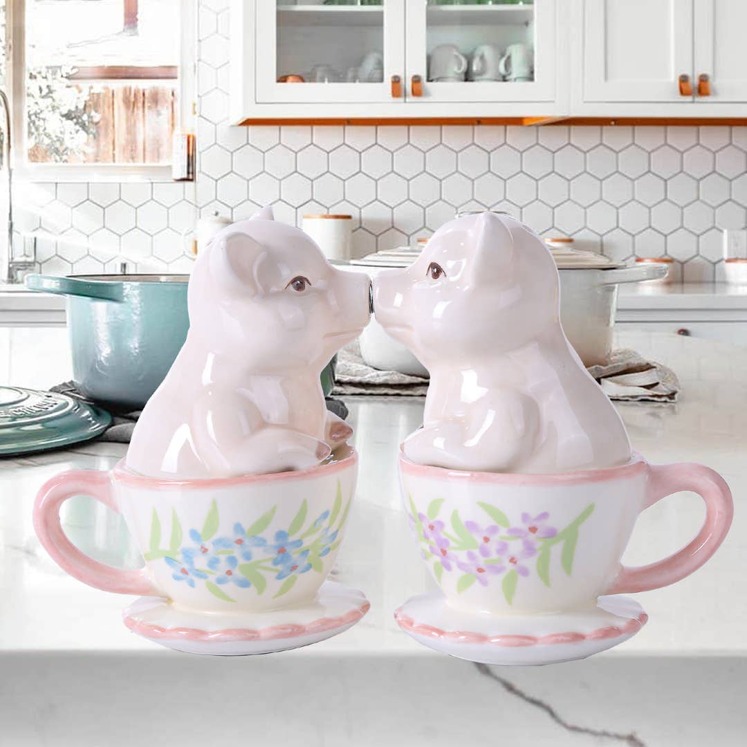 Sel et poivre Cochons dans des Tasses à Thé