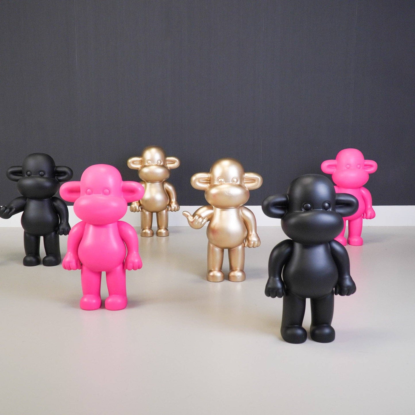 Ornament - Hanging Loose Monkey Figurine 'The Legend' - Polyresin - Gold - 33x21x50cm