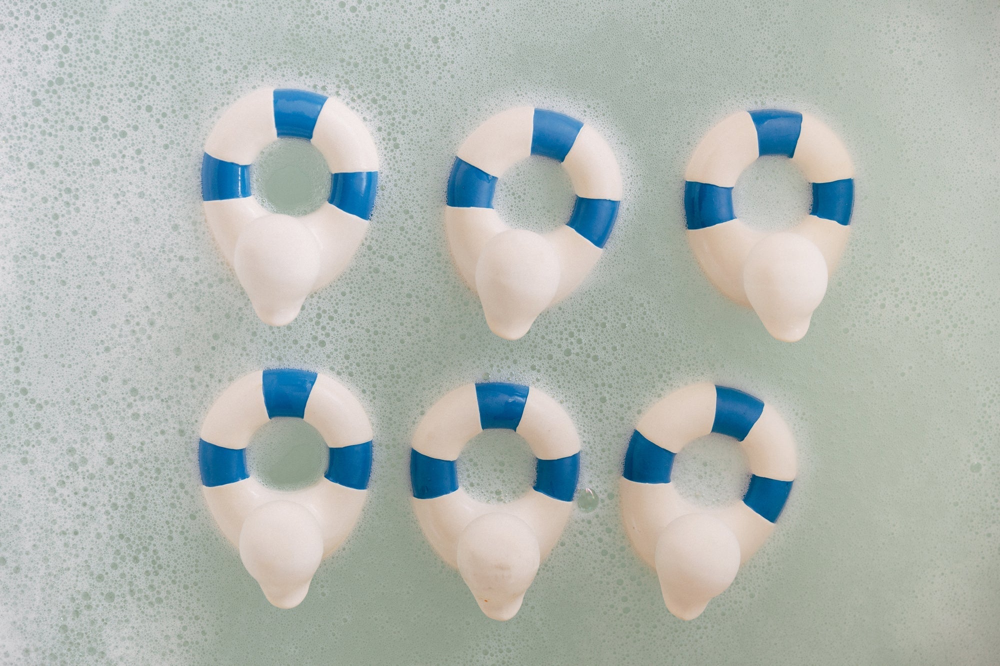 Flo The Floatie bleu marine – Jouet de bain et dentition bébé – vue produit 12