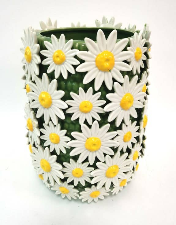 Große Keramikvase mit Gänseblümchen