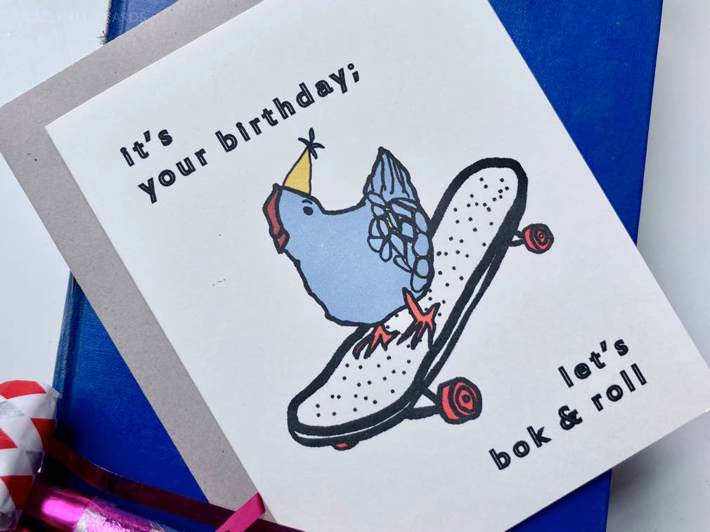 Carte d'anniversaire « Bok & Roll » Skateboard Poulet