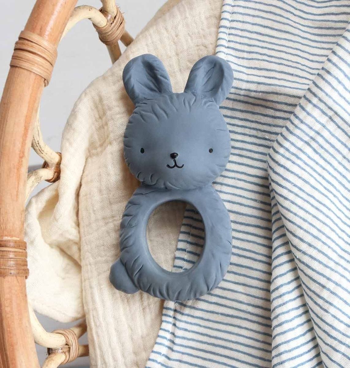 Anneau de dentition Lapin Bleu – vue 3 – A Little Lovely Company