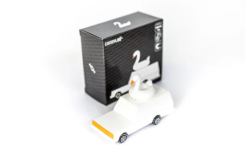 Drevené auto Candycar World - Biela labuť