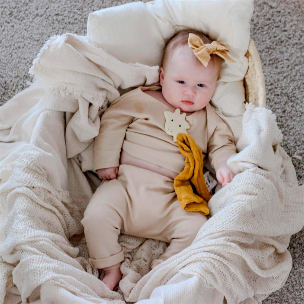 doudou girafe tikiri 