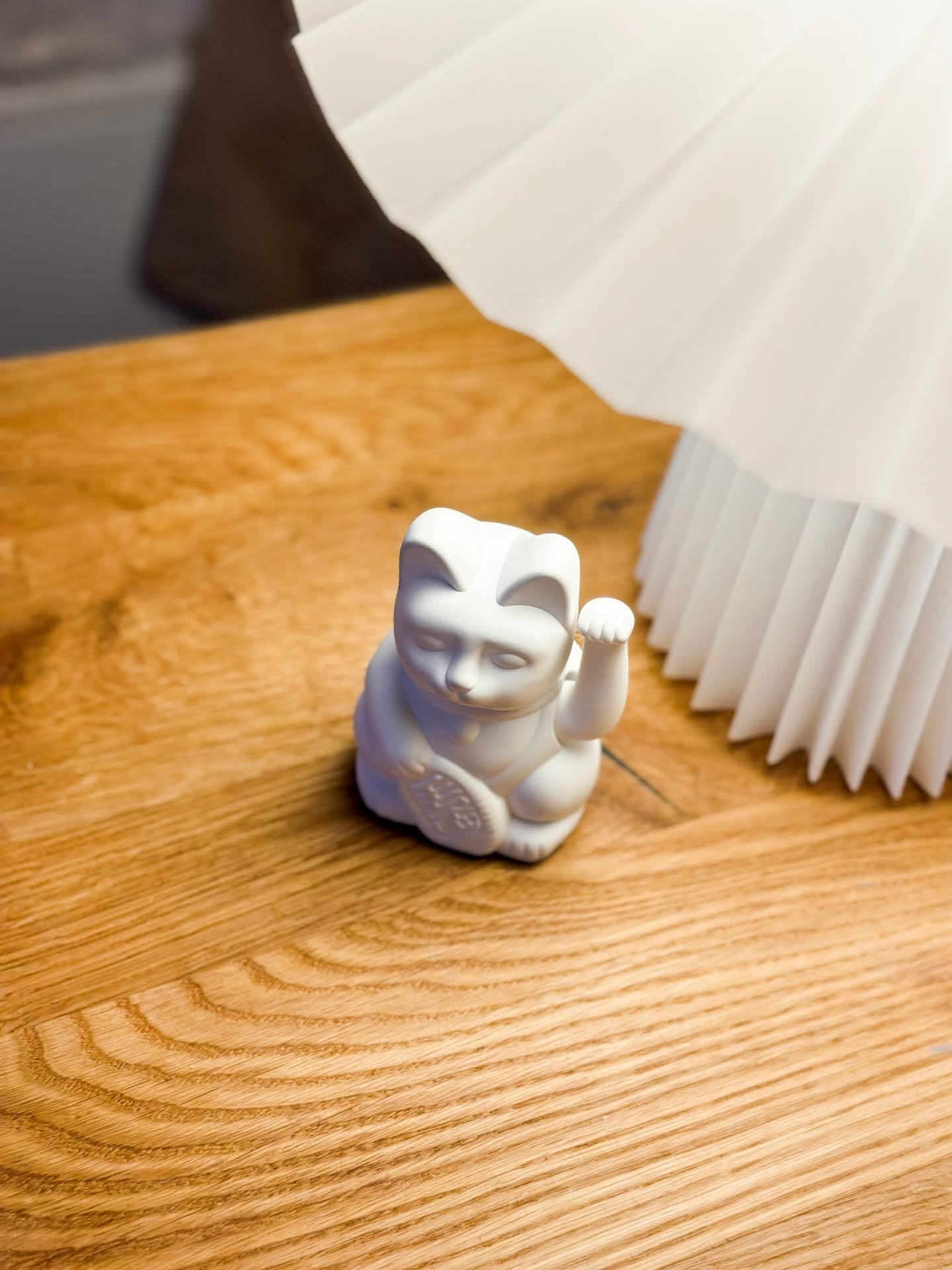 White Solar Lucky Cat “Shiora”