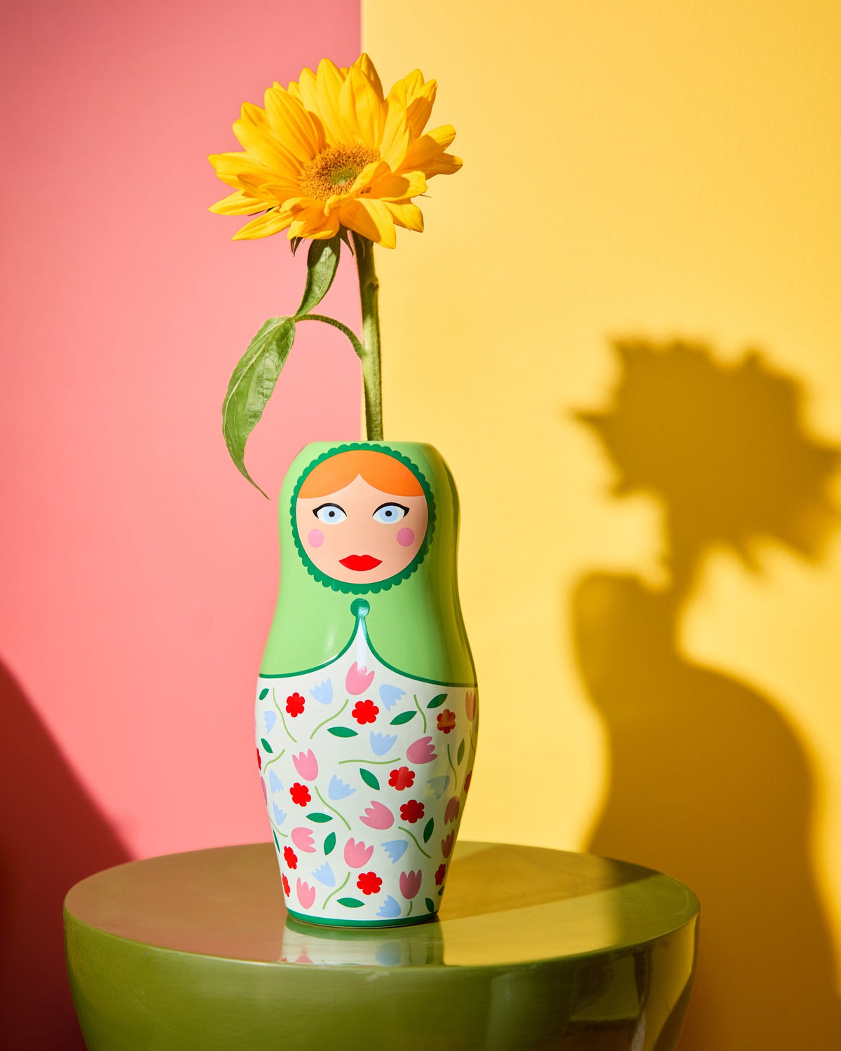 Vase Dolls Flowers — Fluid Market, vue 2