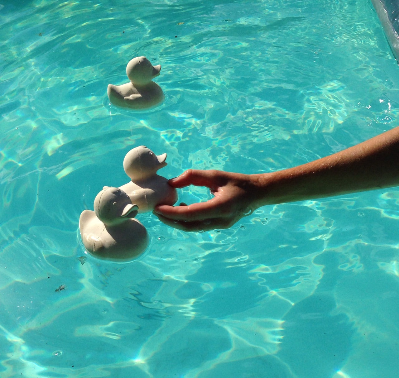 Elvis le Canard Blanc – Jouet de bain et dentition bébé – vue produit 18