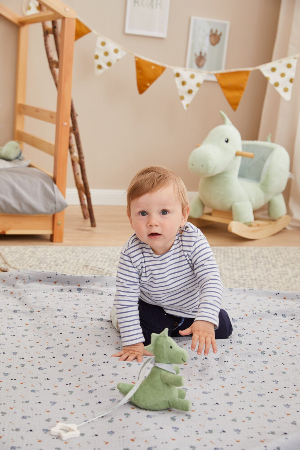 Peluche musicale Dino Rexi S – mise en situation