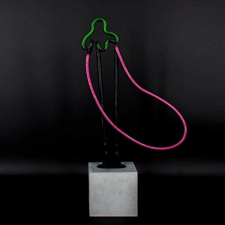 neon concrete base aubergine 
