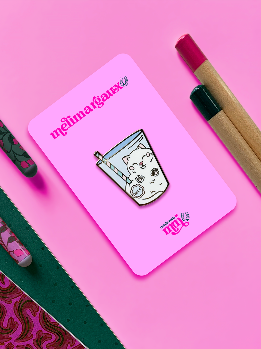 Milk | Pin’s emaillé — vue 2