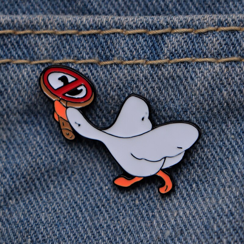 pins canard blanc avec panneau cdb 
