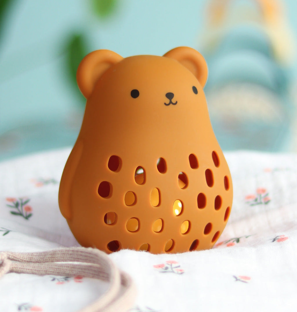Hochet en silicone - Ours – vue 5 – A Little Lovely Company