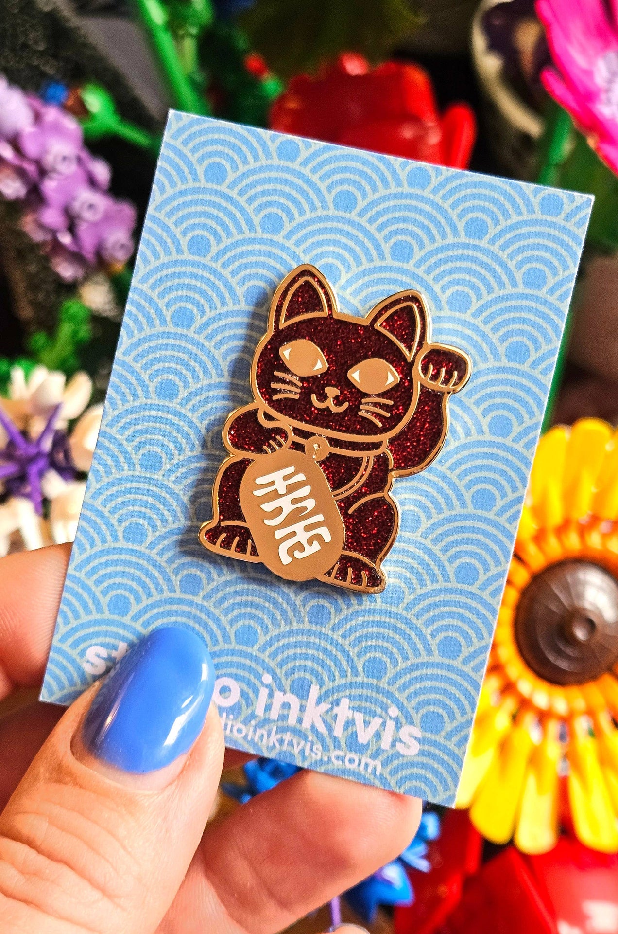 Lucky Cat rote Glitzer-Anstecknadel