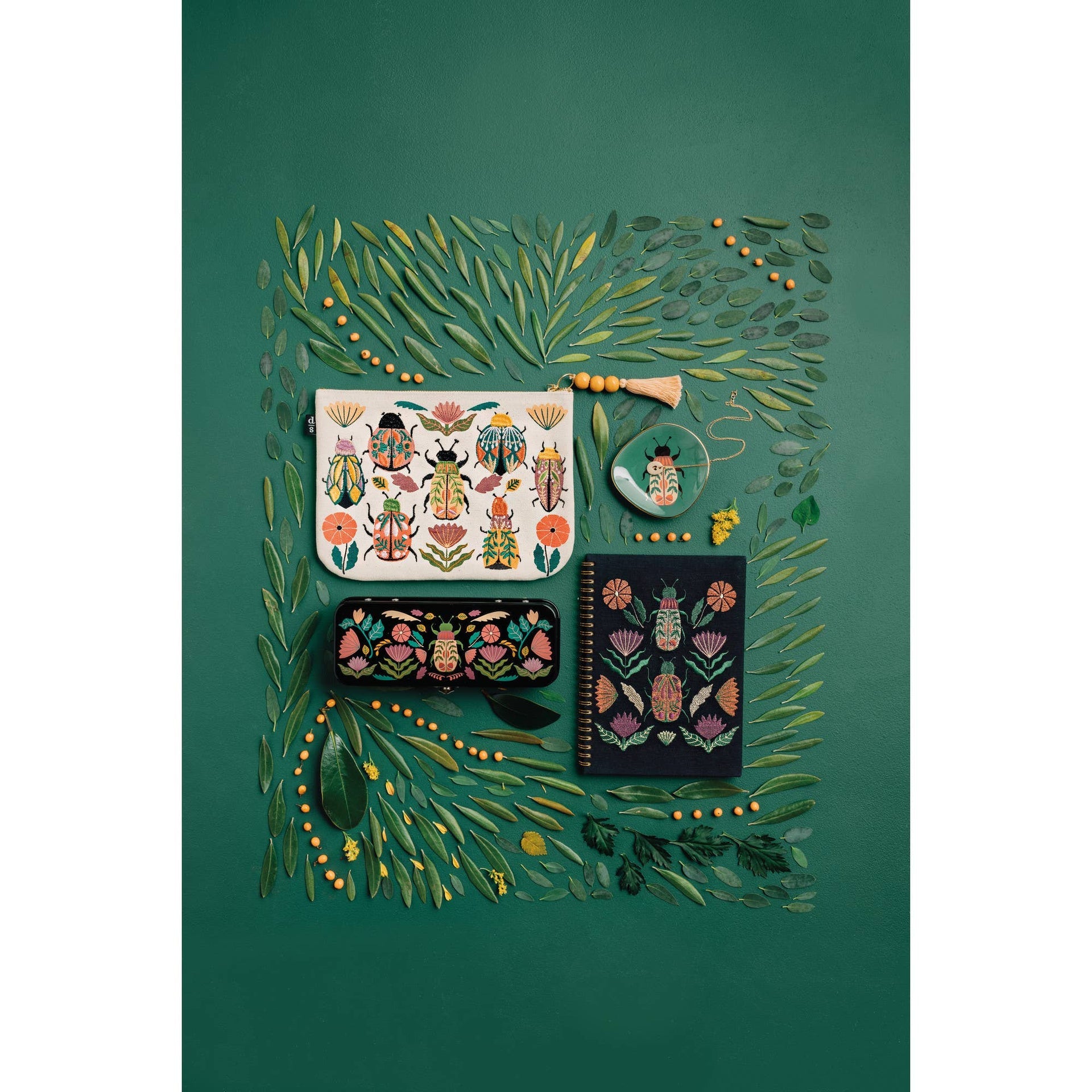 Amulet-shaped jewelry tray
