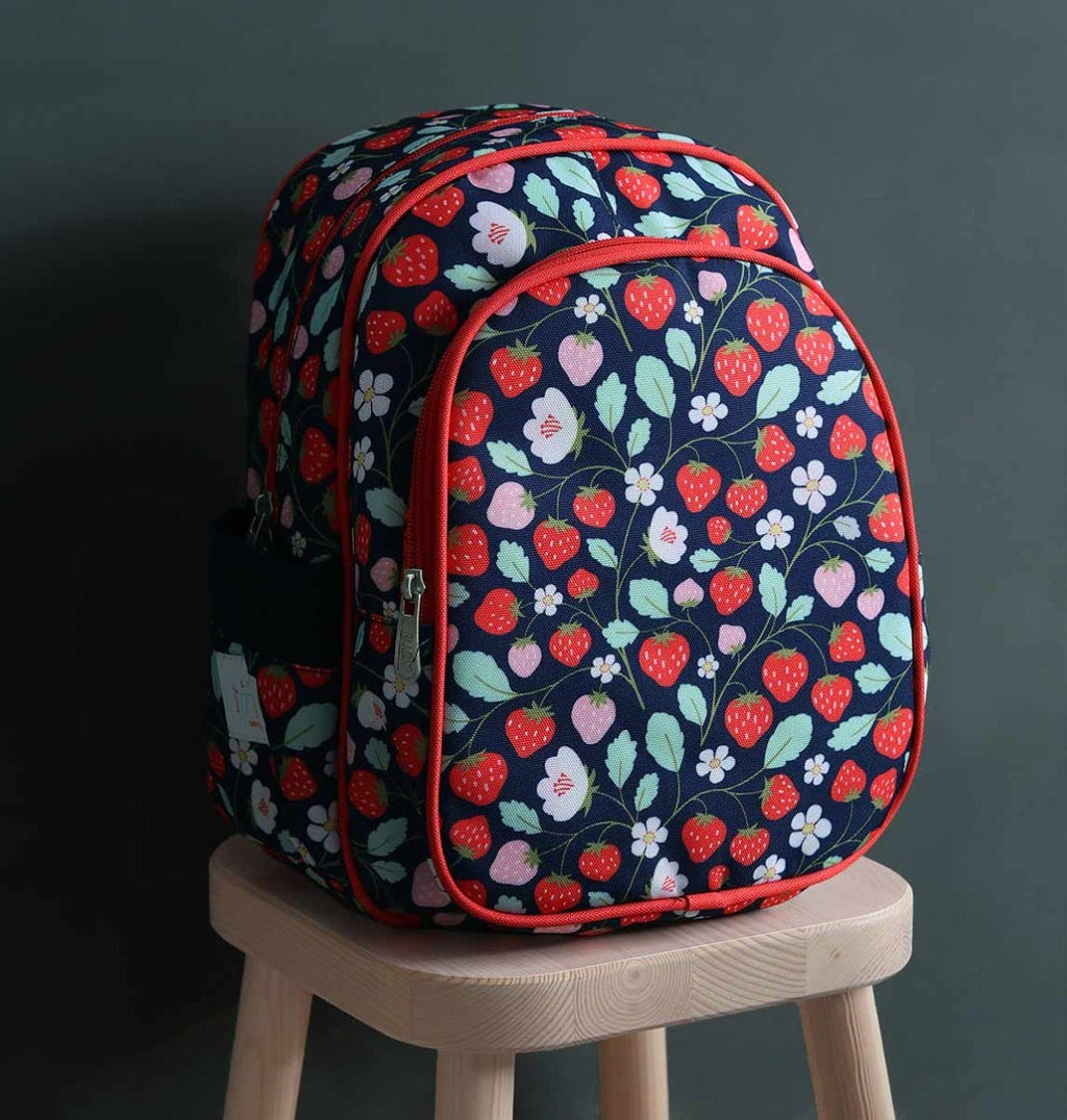 Sac à dos enfant - Fraises – vue 4 – A Little Lovely Company