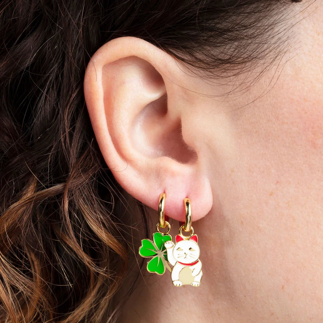 boucles d oreilles creoles chat chanceux et trefle yellow owl workshop 