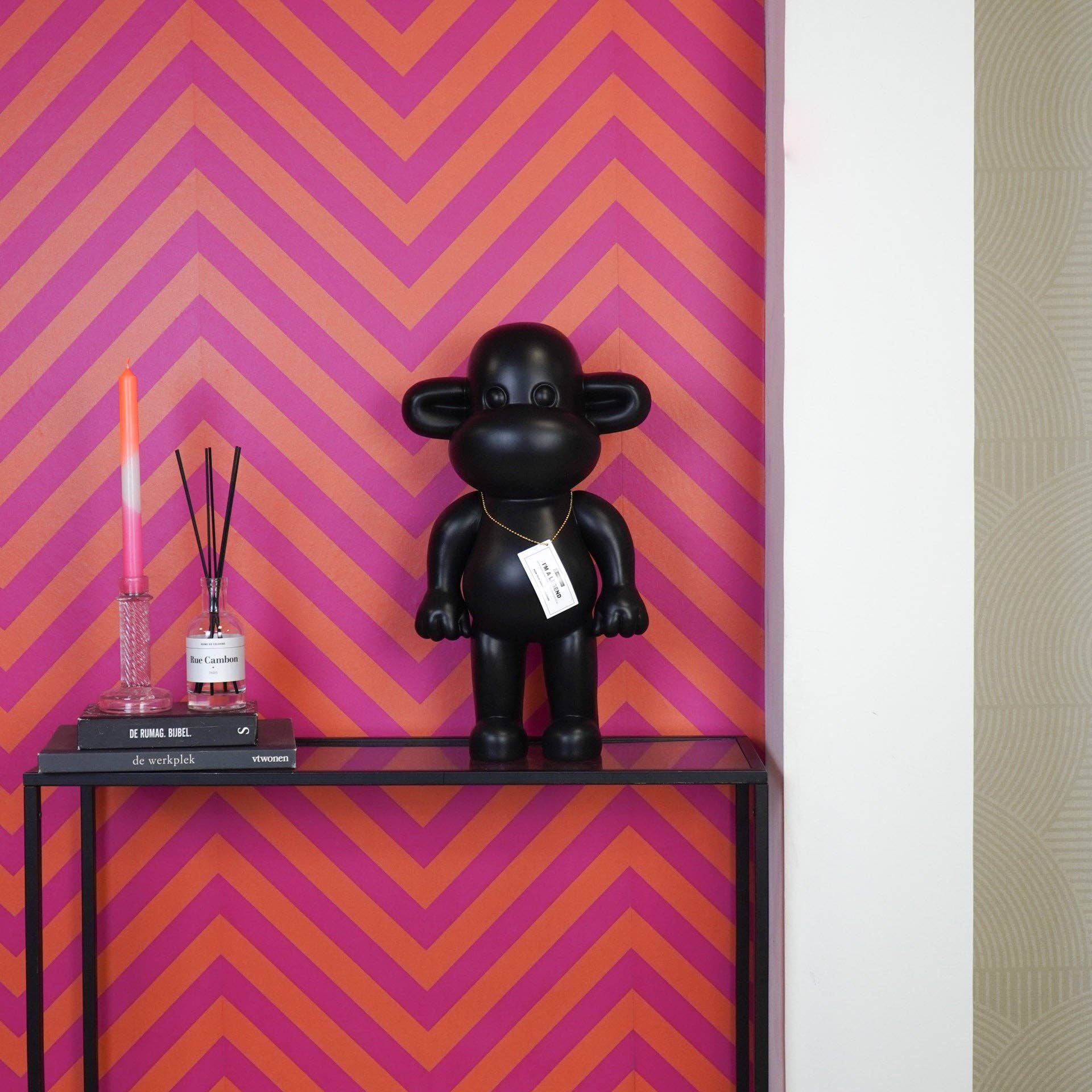 Ornament - Monkey Figurine 'The Legend' - Resin - Black - 33x21x50cm