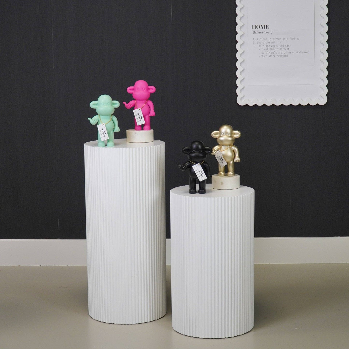 Ornament - Hanging Loose Monkey Figurine 'The Legend' - Polyresin - Gold - 11x7x19cm