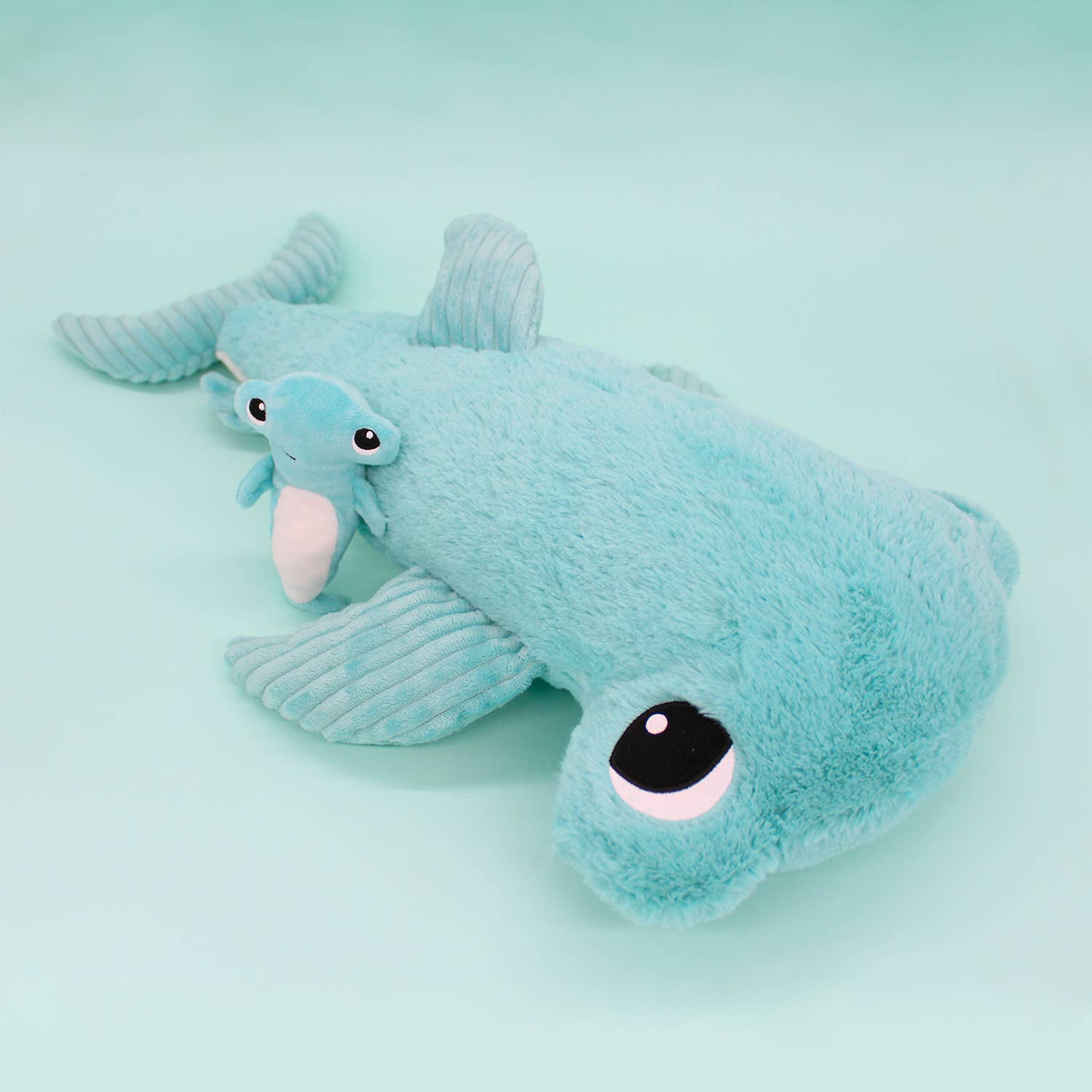 Peluche requin marteau Clou maman et son bébé bleu aqua – Les Ptipotos