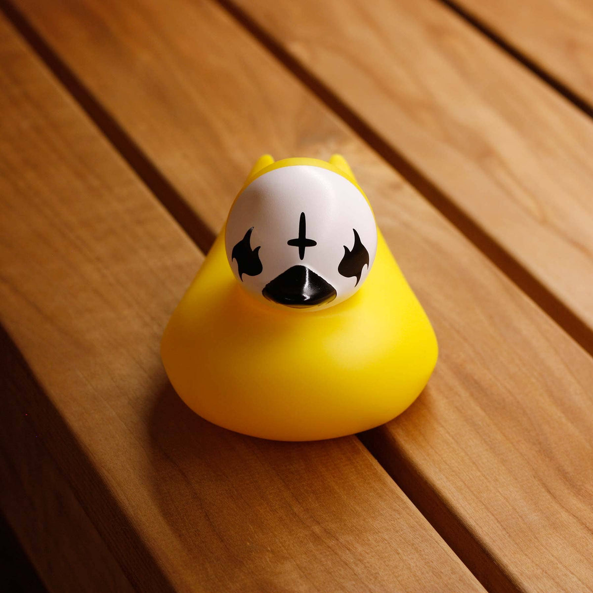 Canard Gothique avec peinture cadavre