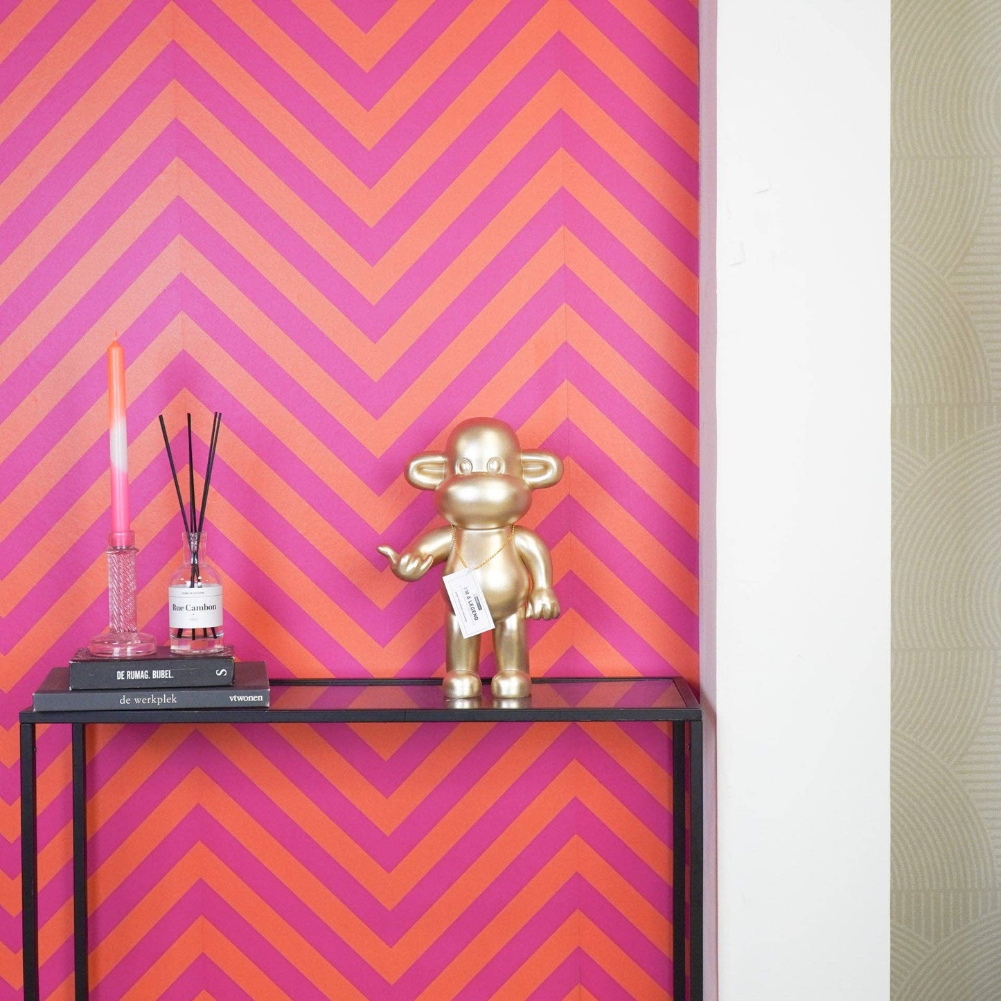 Ornament - Hanging Loose Monkey Figurine 'The Legend' - Polyresin - Gold - 20.5x13.5x35cm