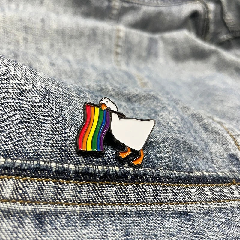 Pins Canard Drapeau LGBT Canard de Bain CoinCaillerie