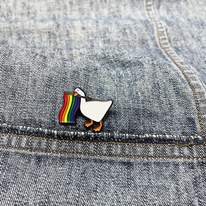 Pins Canard Drapeau LGBT Canard de Bain CoinCaillerie