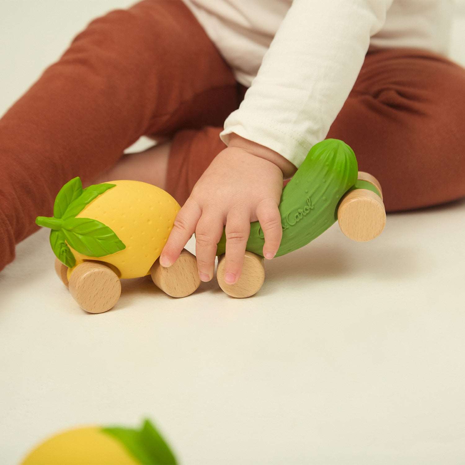 Lou le Citron – Voiture-jouet bébé – vue produit 5