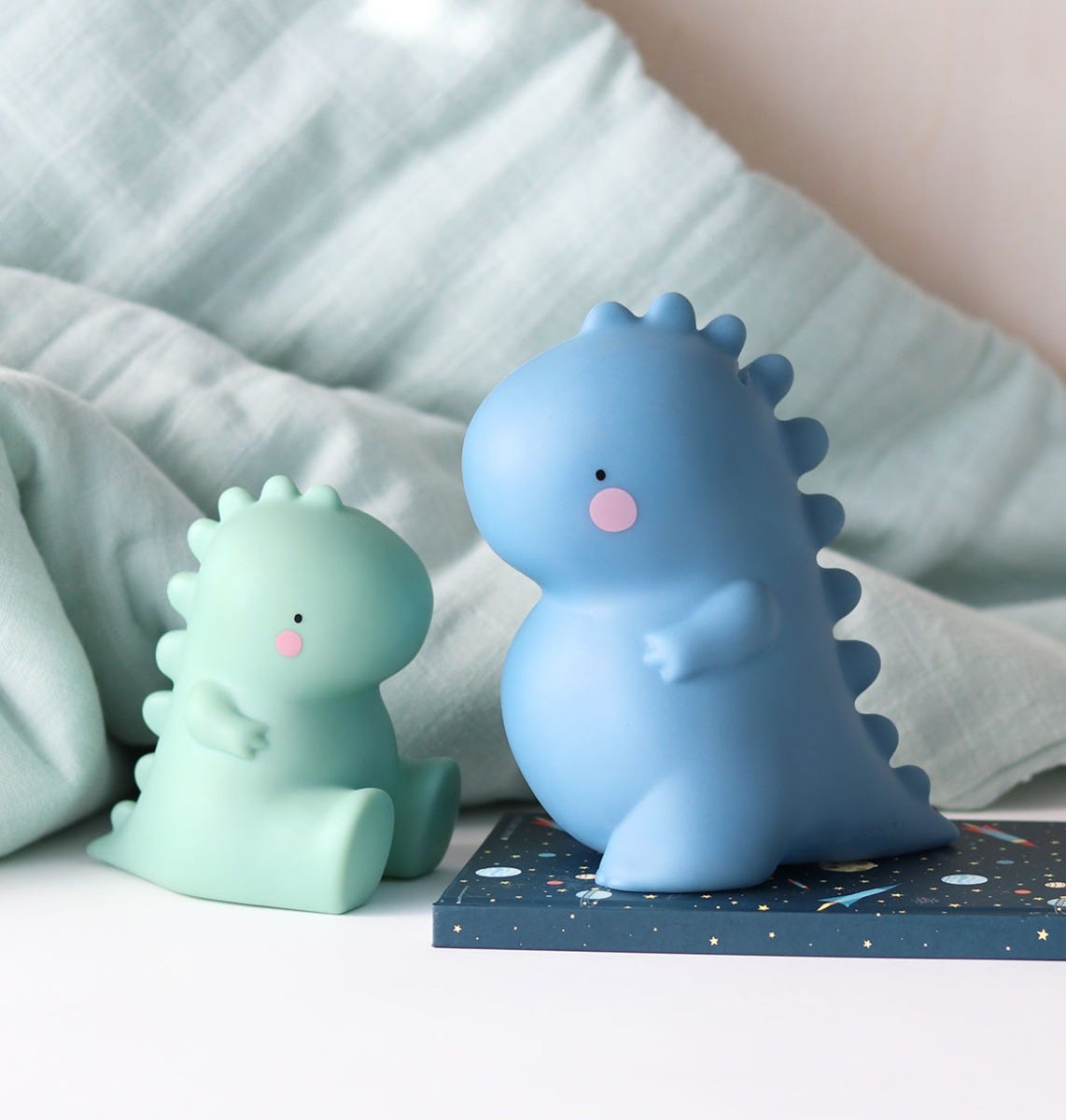 Tirelire T-Rex – vue 2 – A Little Lovely Company