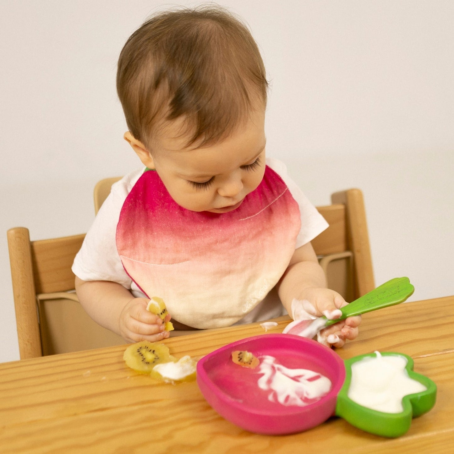 Ramona le Radis – Ensemble assiette et cuillère bébé – vue produit 3