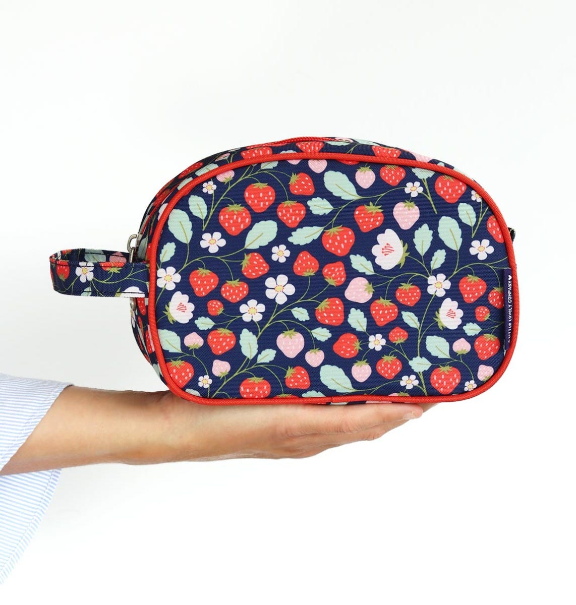 Trousse de toilette enfant - Fraises – vue 6 – A Little Lovely Company