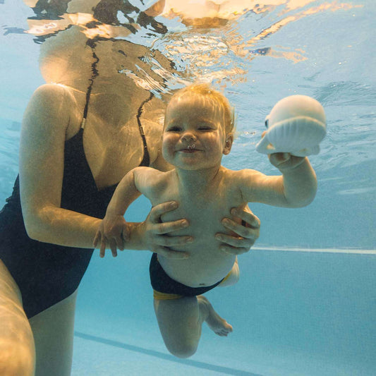 Walter la Baleine – Jouet de bain bébé – vue produit 2